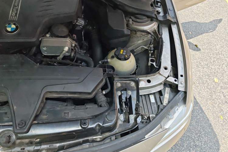 Used BMW 3 Series 2015 320Li Fashion Model Engine Bay Left