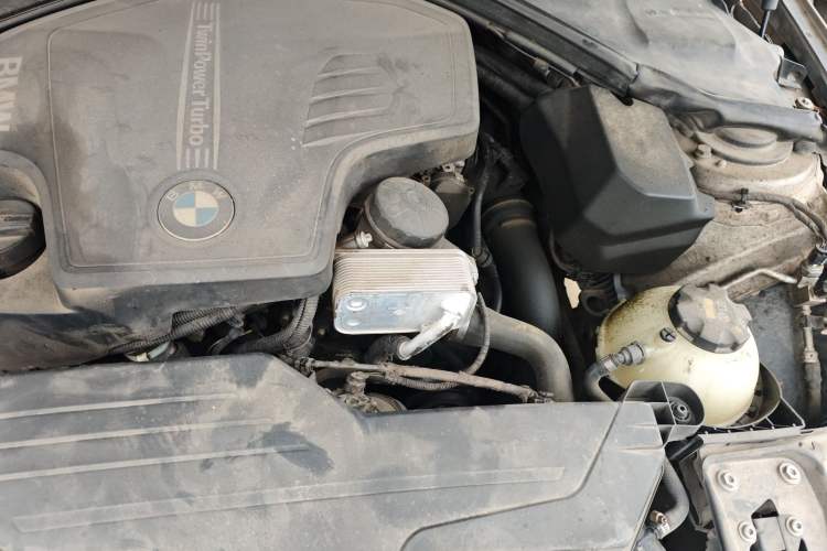 Used BMW 3 Series 2015 320Li Fashion Model Engine Bay Left