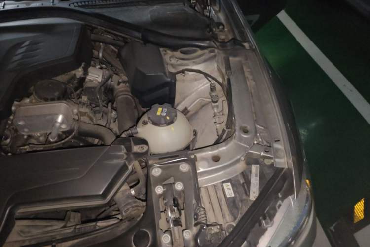 Used BMW 3 Series 2015 320Li Fashion Model Engine Bay Left
