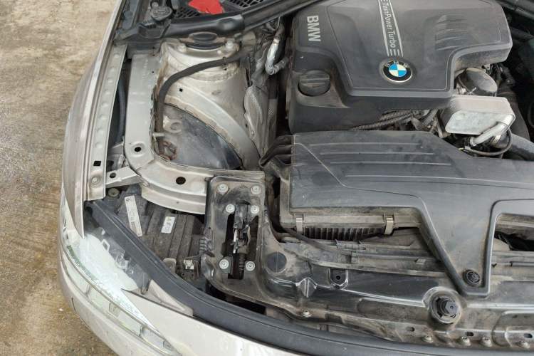 Used BMW 3 Series 2015 320Li Fashion Model Engine Bay Right