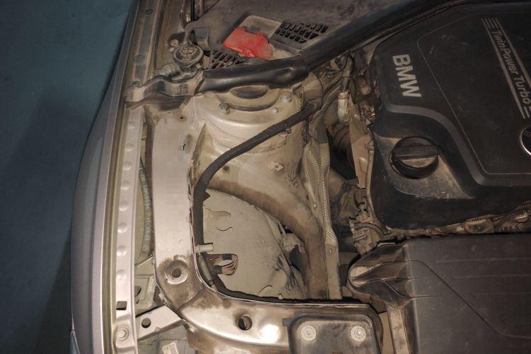 Used BMW 3 Series 2015 320Li Fashion Model Engine Bay Right