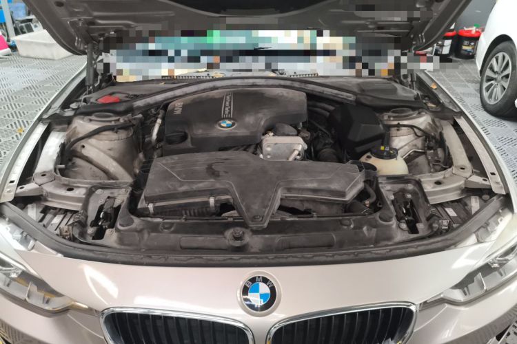 Used BMW 3 Series 2015 320Li Luxury Edition Fashion Model Engine Bay