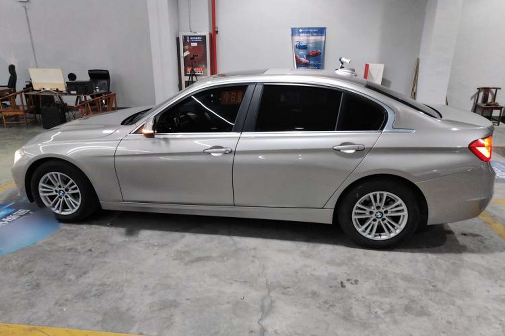 Used BMW 3 Series 2015 320Li Luxury Edition Fashion Model Exterior 3