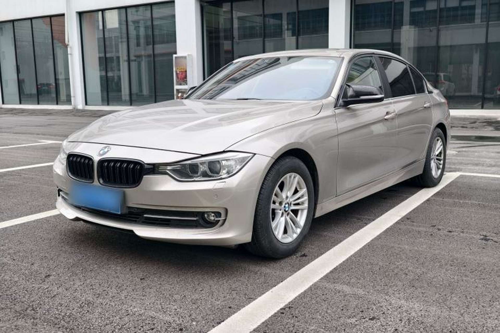 Used BMW 3 Series 2015 320Li Fashion Model Front Left 45 Deg