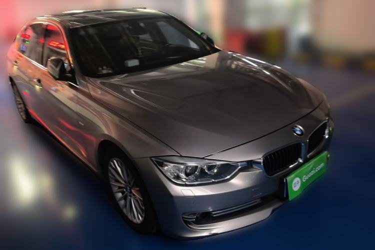 Used BMW 3 Series 2015 320Li Luxury Design Package Front Right 45 Deg