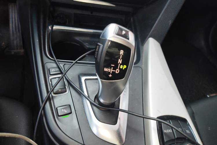 Used BMW 3 Series 2015 320Li Luxury Edition Fashion Model Gear Lever