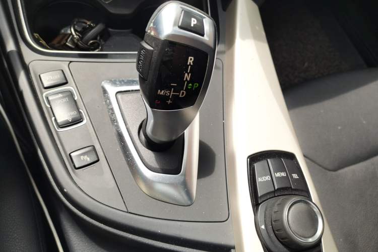 Used BMW 3 Series 2015 320Li Fashion Model Gear Lever