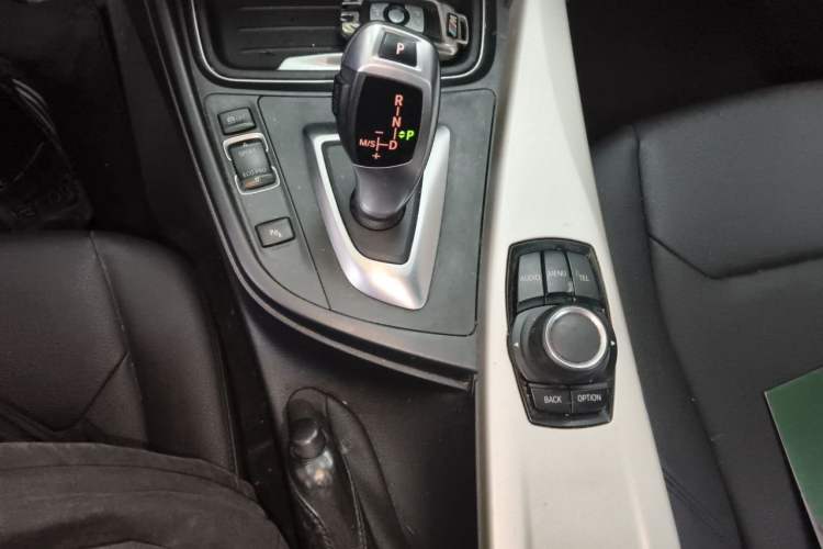 Used BMW 3 Series 2015 320Li Luxury Edition Fashion Model Gear Lever