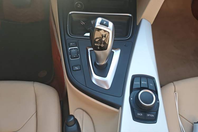 Used BMW 3 Series 2015 320Li Luxury Edition Fashion Model Gear Lever