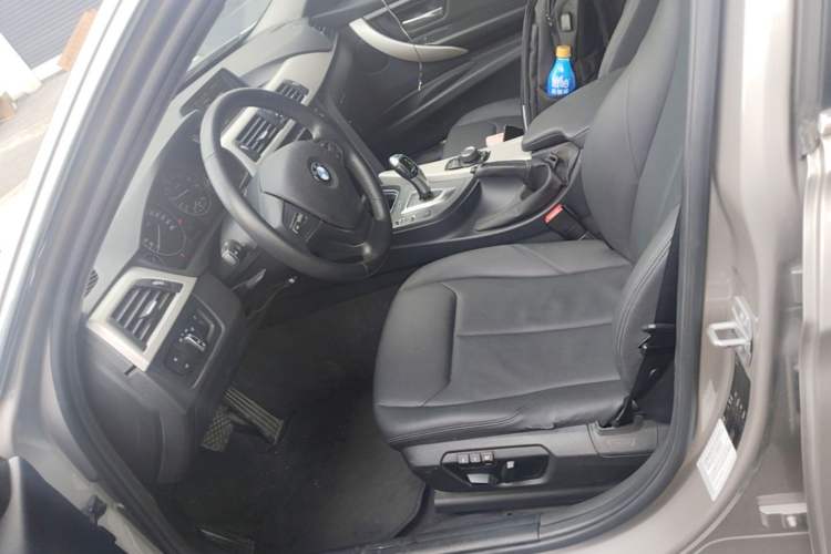 Used BMW 3 Series 2015 320Li Luxury Edition Fashion Model Left Front Seat