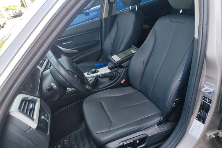 Used BMW 3 Series 2015 320Li Fashion Model Left Front Seat