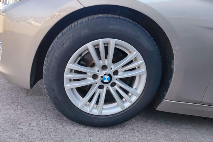 Used BMW 3 Series 2015 320Li Fashion Model Left Front Wheel Hub