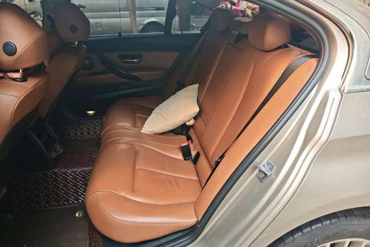 Used BMW 3 Series 2015 320Li Luxury Design Package Left Rear Seat