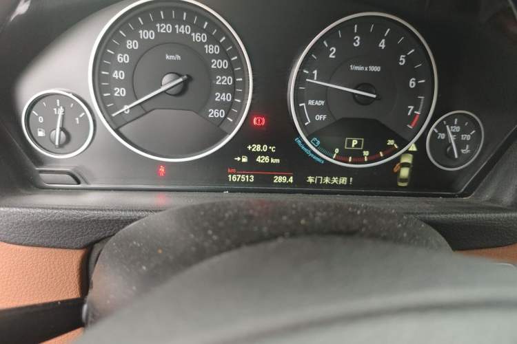 Used BMW 3 Series 2015 320Li Luxury Design Package Odometer Close Up