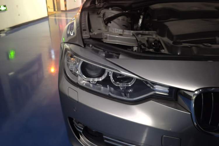 Used BMW 3 Series 2015 320Li Luxury Design Package Right Front Headlight