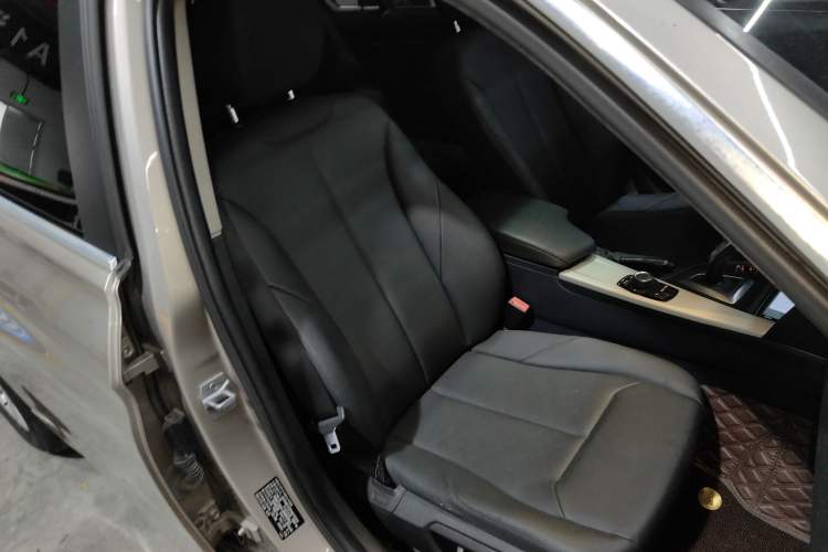Used BMW 3 Series 2015 320Li Luxury Edition Fashion Model Right Front Seat