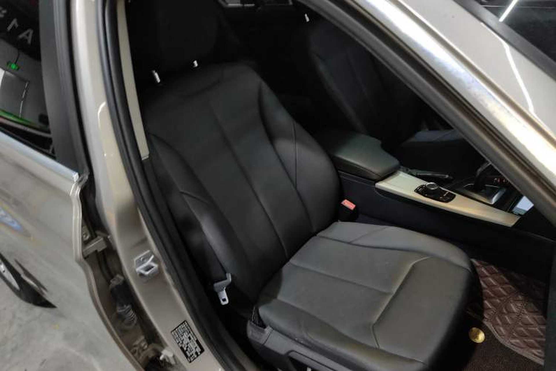 Used BMW 3 Series 2015 320Li Luxury Edition Fashion Model Right Front Seat