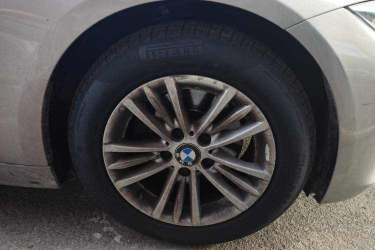 Used BMW 3 Series 2015 320Li Luxury Edition Fashion Model Right Front Wheel Hub