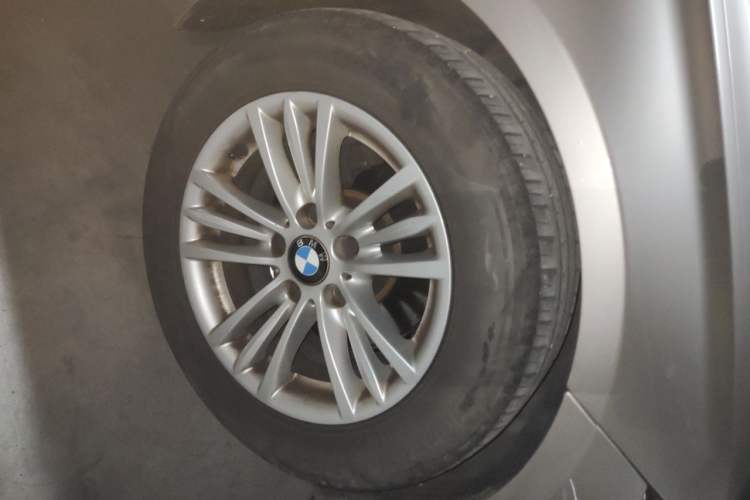 Used BMW 3 Series 2015 320Li Luxury Edition Fashion Model Right Front Wheel Hub