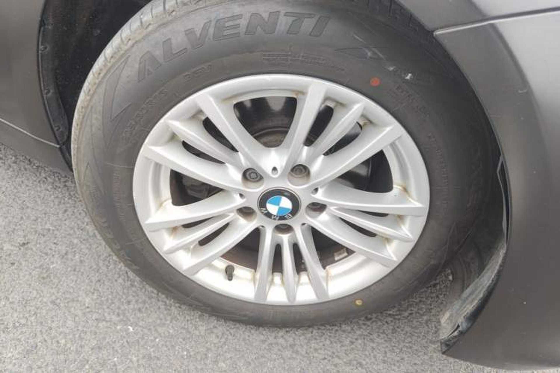 Used BMW 3 Series 2015 316Li Fashion Model Right Front Wheel Hub