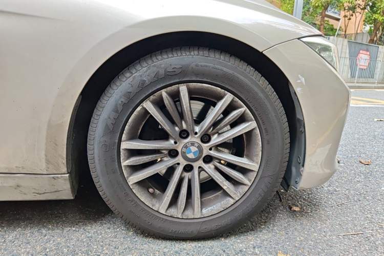 Used BMW 3 Series 2015 320Li Fashion Model Right Front Wheel Hub