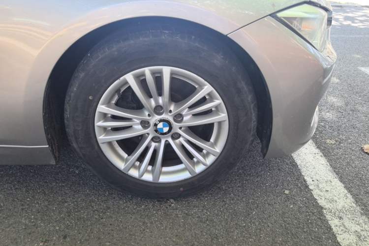 Used BMW 3 Series 2015 320Li Fashion Model Right Front Wheel Hub