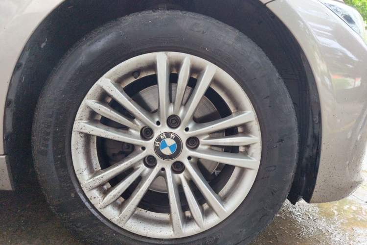 Used BMW 3 Series 2015 320Li Fashion Model Right Front Wheel Hub
