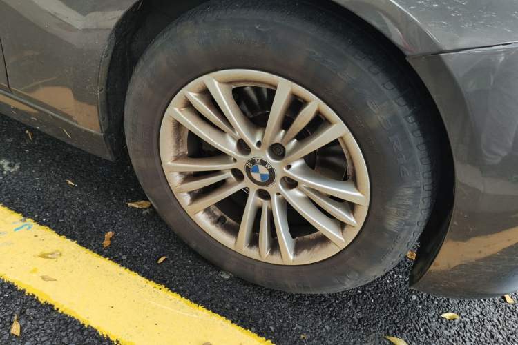 Used BMW 3 Series 2015 320Li Fashion Model Right Front Wheel Hub