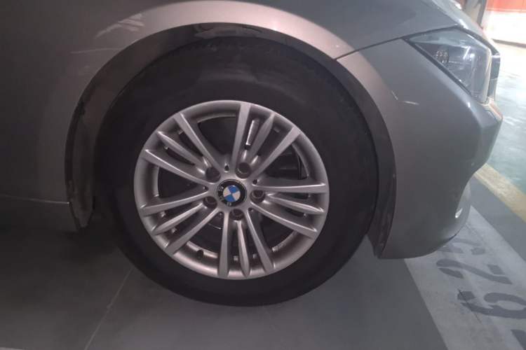 Used BMW 3 Series 2015 320Li Luxury Edition Fashion Model Right Front Wheel Hub