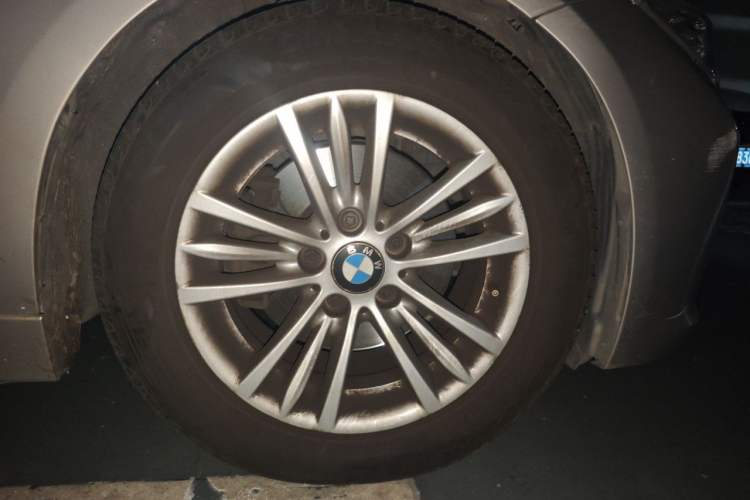 Used BMW 3 Series 2015 320Li Fashion Model Right Front Wheel Hub
