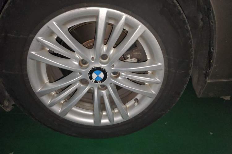 Used BMW 3 Series 2015 320Li Fashion Model Right Front Wheel Hub