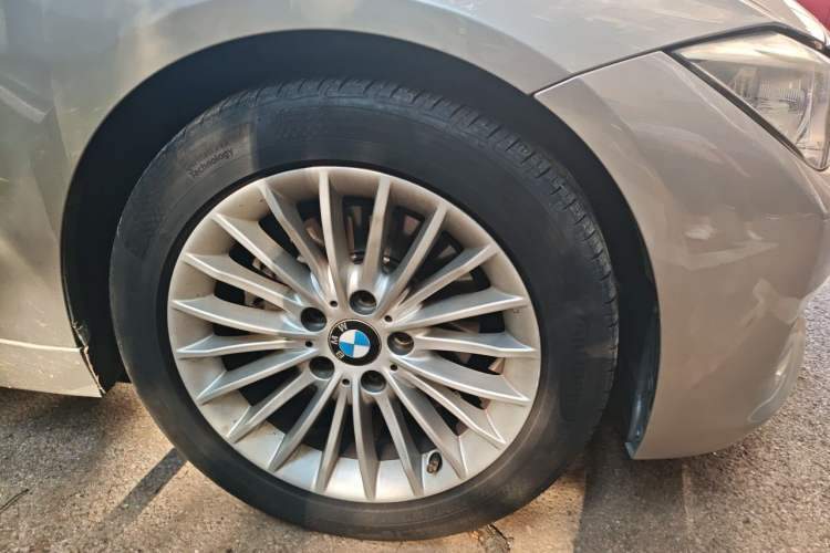 Used BMW 3 Series 2015 320Li Luxury Design Package Right Front Wheel Hub