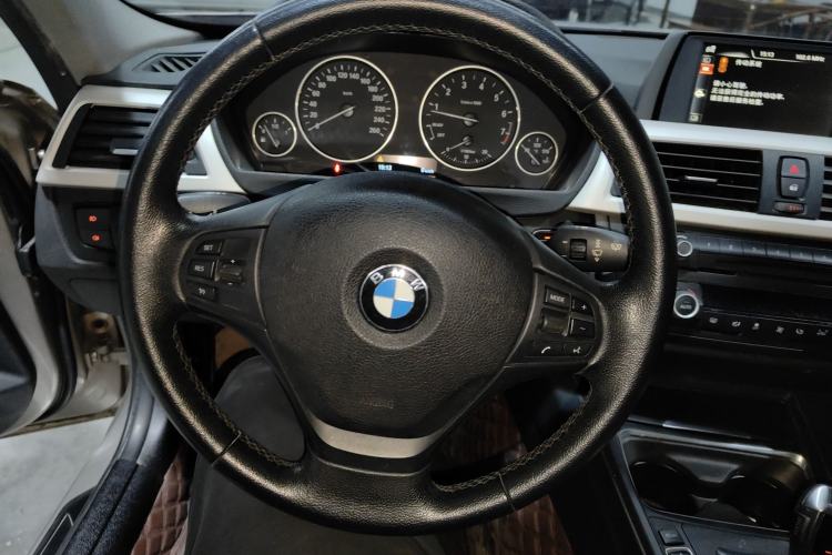 Used BMW 3 Series 2015 320Li Luxury Edition Fashion Model Steering Wheel