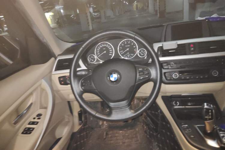 Used BMW 3 Series 2015 320Li Luxury Edition Fashion Model Steering Wheel