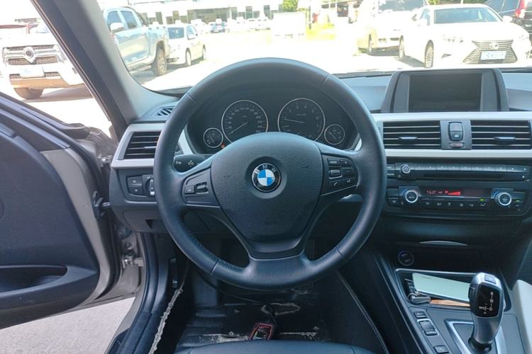 Used BMW 3 Series 2015 320Li Fashion Model Steering Wheel