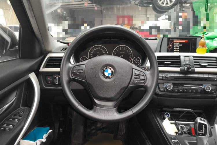 Used BMW 3 Series 2015 320Li Luxury Edition Fashion Model Steering Wheel
