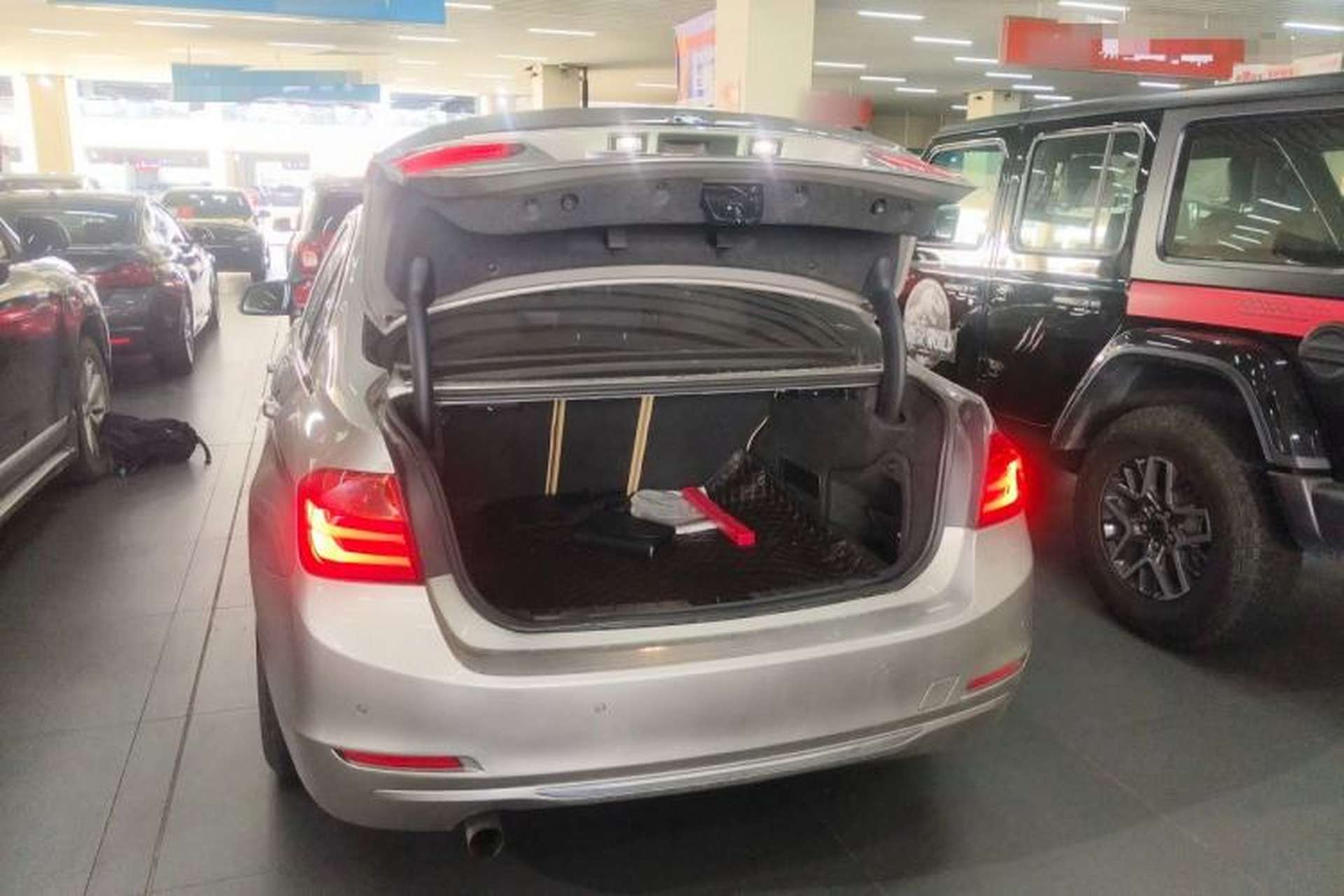 Used BMW 3 Series 2015 320Li Fashion Model Trunk