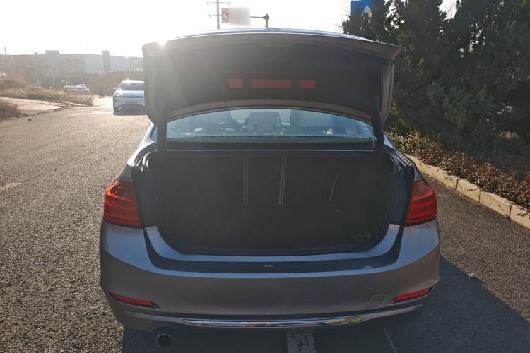 Used BMW 3 Series 2015 320Li Luxury Edition Fashion Model Trunk