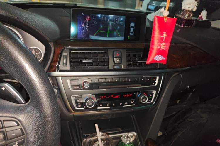 Used BMW 3 Series 2015 320Li Luxury Design Package Premium Edition Audio And AC Panel