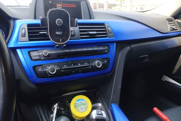 Used BMW 3 Series 2015 316Li Fashion Model Audio And AC Panel