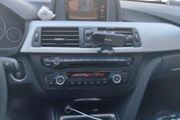 Used BMW 3 Series 2015 320Li Luxury Edition Fashion Model Audio And AC Panel