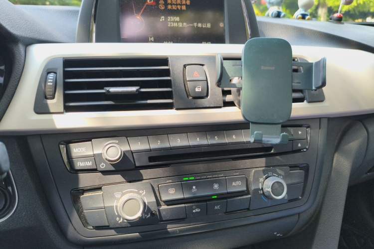 Used BMW 3 Series 2015 320i Active Edition Audio And AC Panel