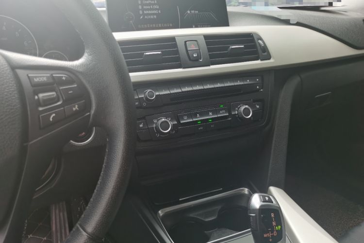 Used BMW 3 Series 2015 316Li Fashion Model Audio And AC Panel