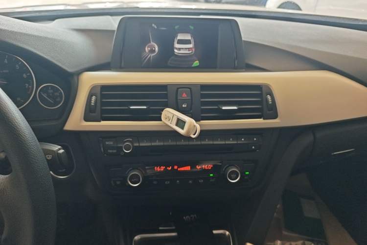 Used BMW 3 Series 2015 320Li Fashion Model Audio And AC Panel