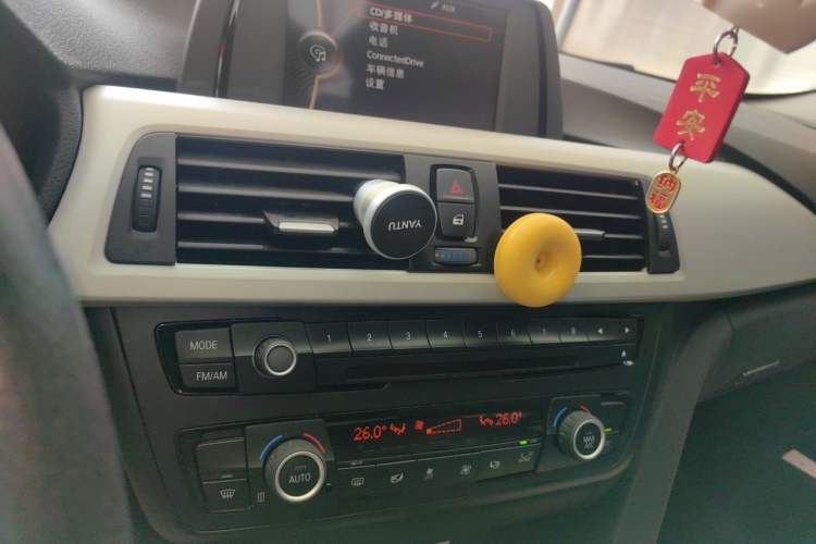 Used BMW 3 Series 2015 320Li Fashion Model Audio And AC Panel