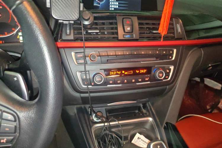 Used BMW 3 Series 2015 320i Luxury Edition Sports Design Package Audio And AC Panel