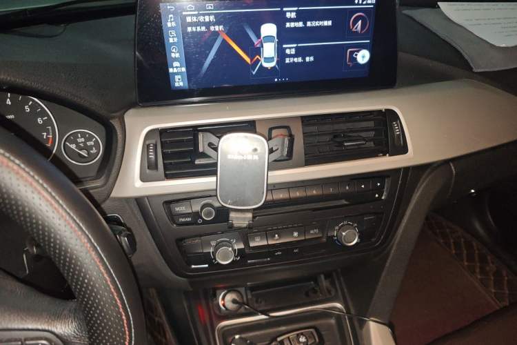 Used BMW 3 Series 2015 316i Active Edition Audio And AC Panel