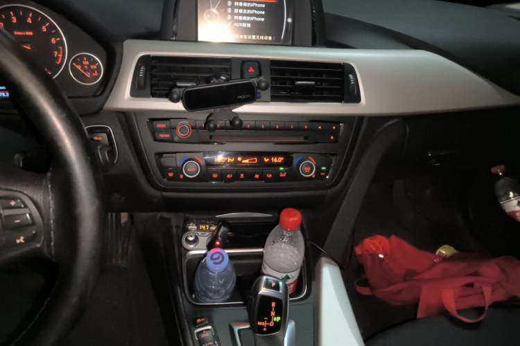 Used BMW 3 Series 2015 320Li Luxury Edition Fashion Model Audio And AC Panel