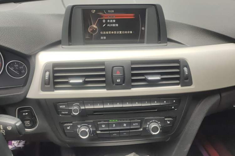 Used BMW 3 Series 2015 316Li Fashion Model Audio And AC Panel