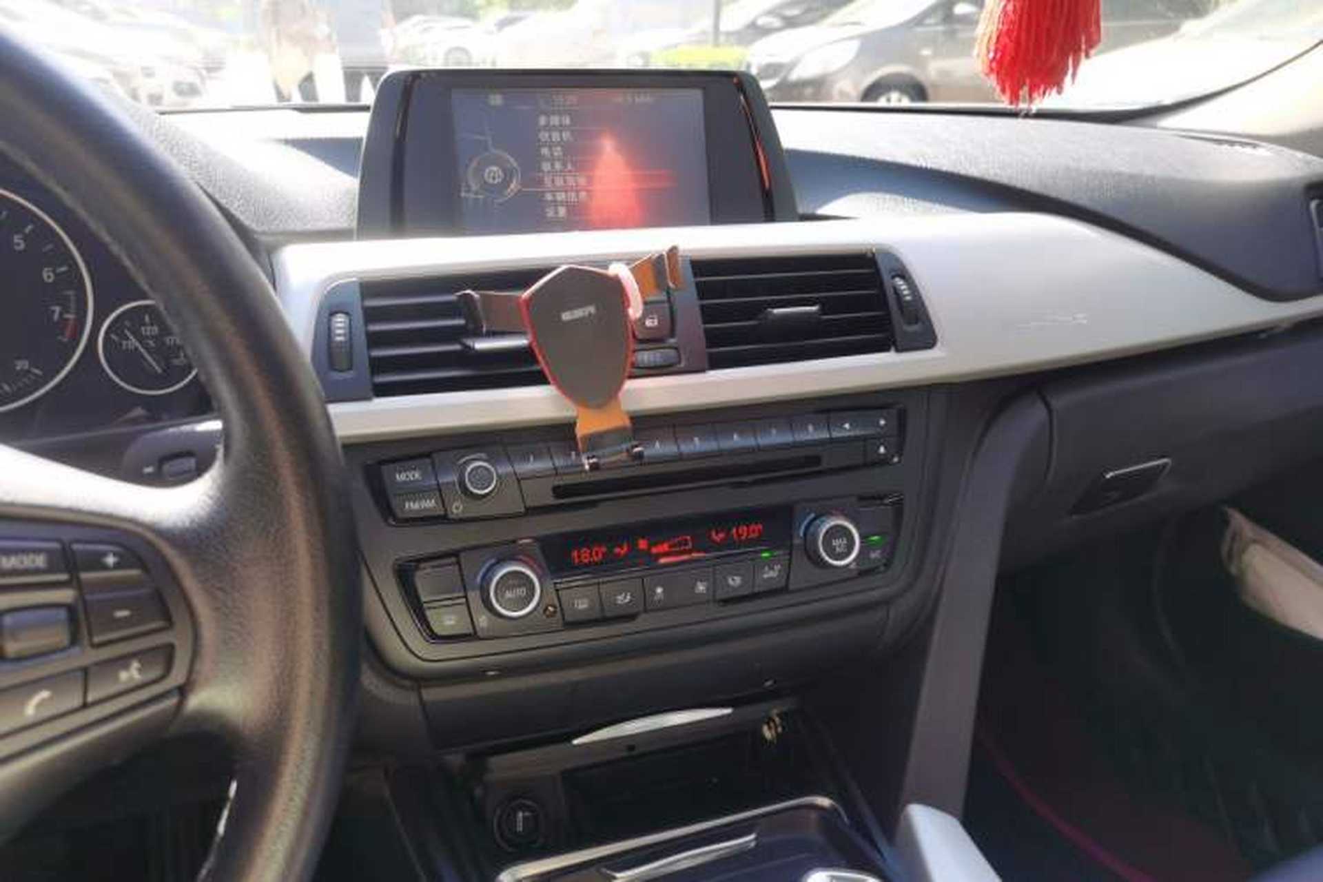 Used BMW 3 Series 2015 320Li Luxury Edition Fashion Model Audio And AC Panel